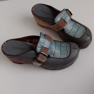 Kenzie Smokey Blue Leather Clogs